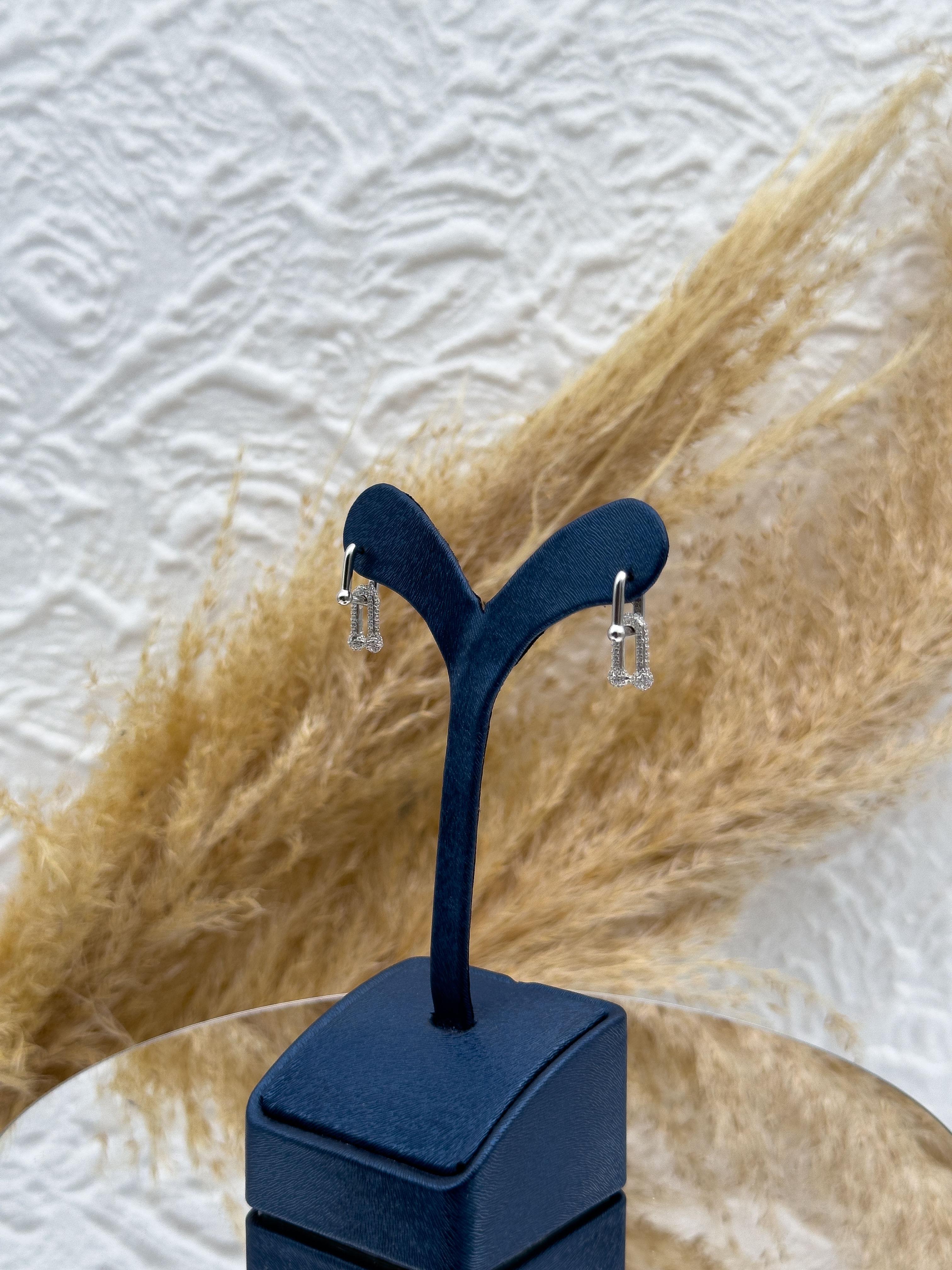 925 Ayar Gümüş Özel Tasarım Günlük Kadın Küpesi – Şık ve Hafif